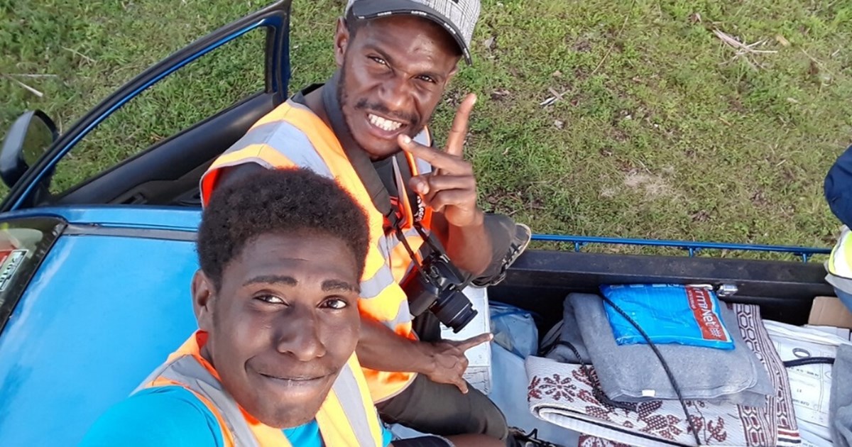 The power of good neighbours